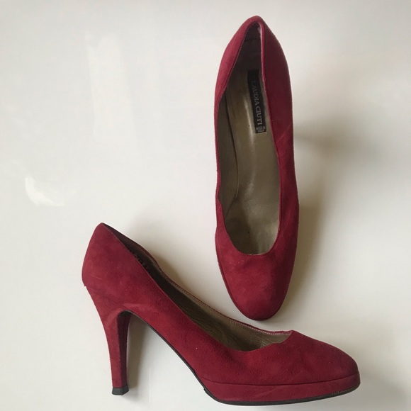 Styled! Includes: shirt, skirt, earrings, shoes - Picture 8 of 8